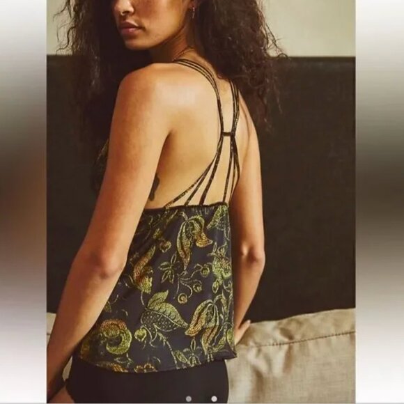 NWT Free People Off the Coast Cami Lace Black Strappy Relaxed Fit Elegant Tank - Picture 2 of 9